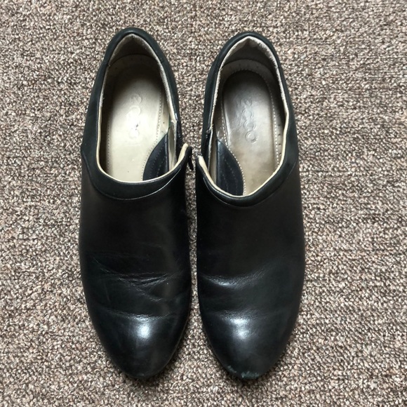 Black ECCO sculptured 45W shoes (slip on) - Picture 5 of 8